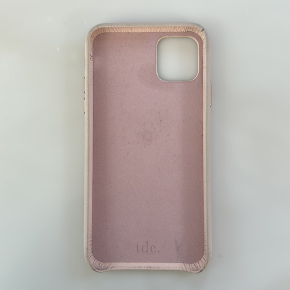 iPhone 11 Pro Max cases - Picture 2 of 9